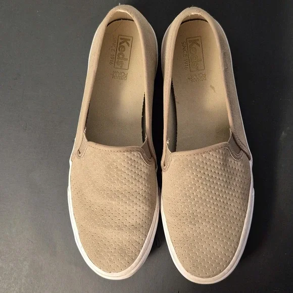 Keds Slip On  Women's Size 10 Sneaker /Beige Suede Perforated Dream Foam Slip In - Picture 6 of 9